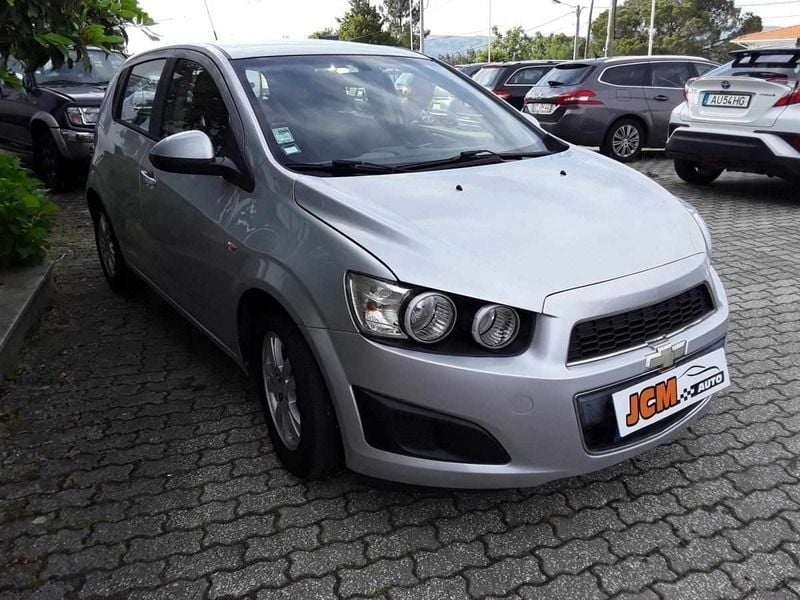 Usado Chevrolet Aveo LS 86 HP (63 kW) 2011 Cinza