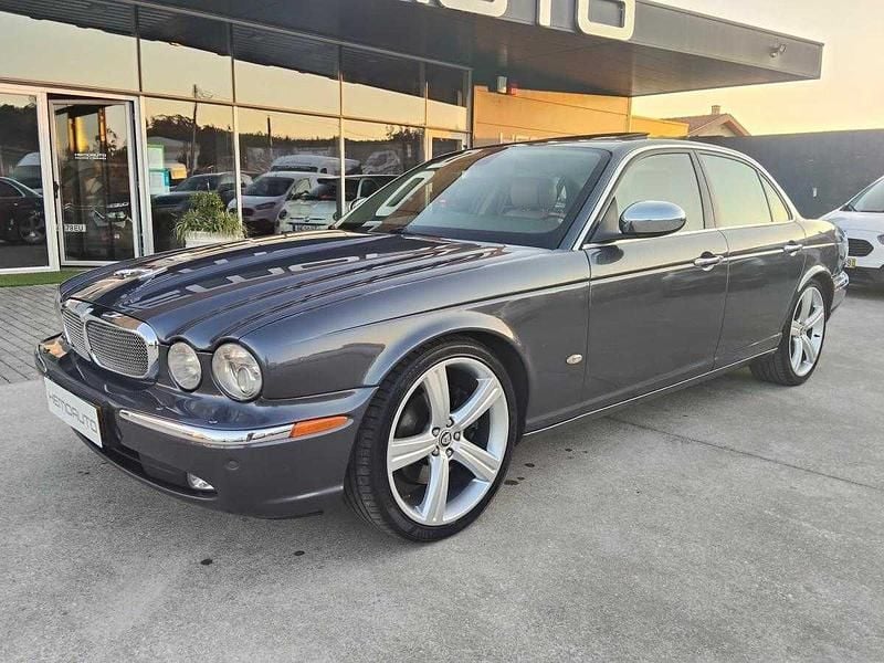 Usado Jaguar XJ 207 HP (152 kW) 2006 Antracite Sedan