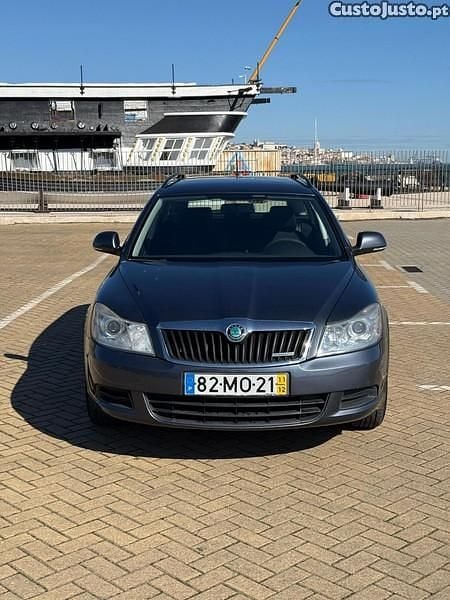 Cinza Usado 2011 Skoda Octavia GreenLine Carrinha | € 6.950 (Preço justo) - Imagem 1/1
