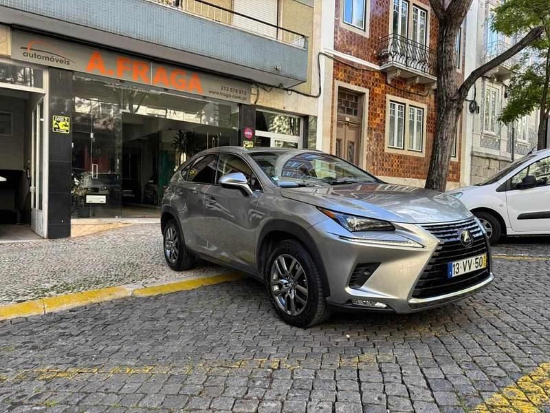 Cinzento Usado 2018 Lexus NX300h SUV | € 27.500 - Imagem 1/4