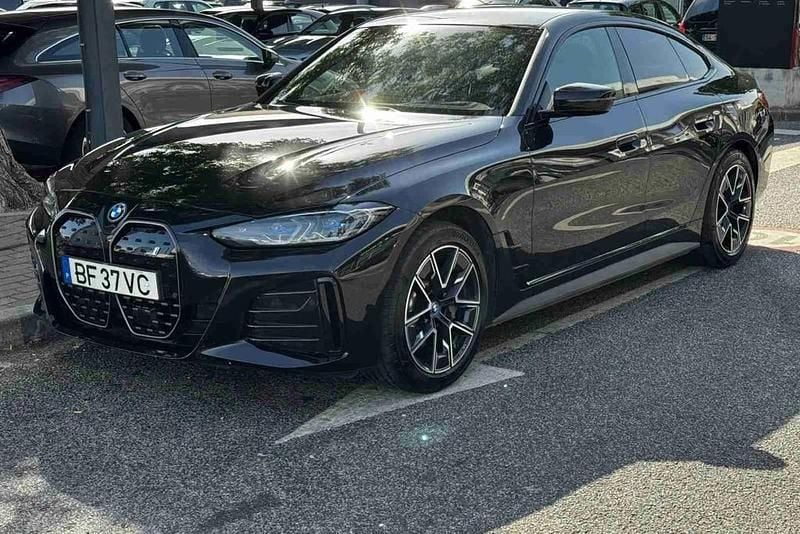 Preto Usado 2023 BMW i4 Shadowline Sedan | € 47.490 (Bom preço) - Imagem 1/4