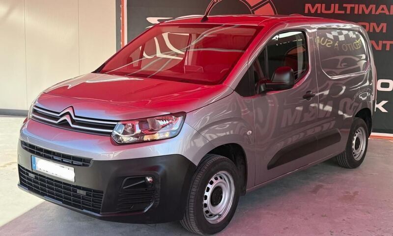 Cinzento Usado 2019 Citroën Berlingo Monovolume | € 16.900 (Caro) - Imagem 1/4