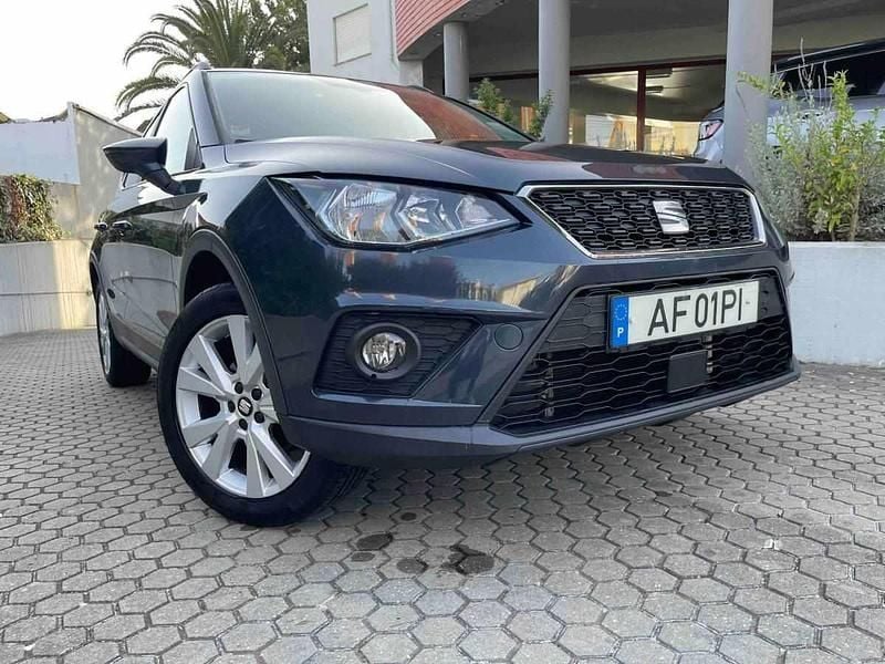 Cinza Usado 2021 Seat Arona Style SUV | € 15.900 (Preço justo) - Imagem 1/4