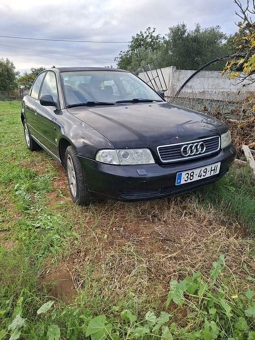 Usado 1996 Audi A4 Sedan | € 1.000 - Imagem 1/4
