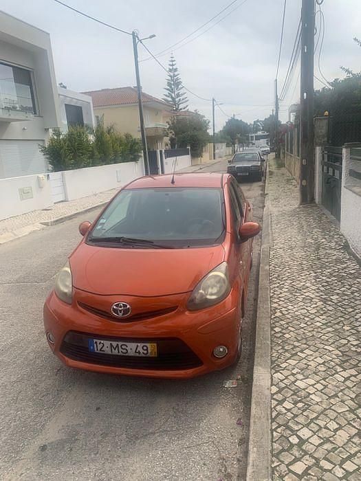 Usado 2012 Toyota Aygo Edition Citadino | € 4.200 - Imagem 1/4
