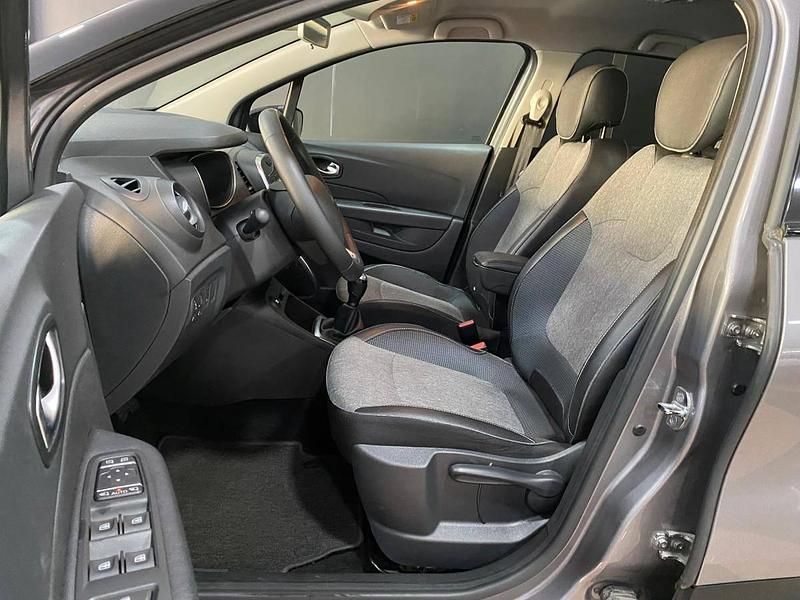 Usado Renault Captur XMOD 120 HP (88 kW) 2018 Antracite SUV