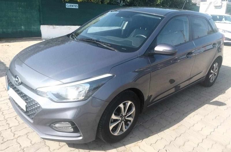 Cinzento Usado 2018 Hyundai i20 Citadino | € 12.800 (Preço justo) - Imagem 1/4
