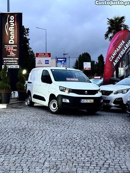 Branco Usado 2019 Peugeot Partner Monovolume | € 12.915 (Preço justo) - Imagem 1/1