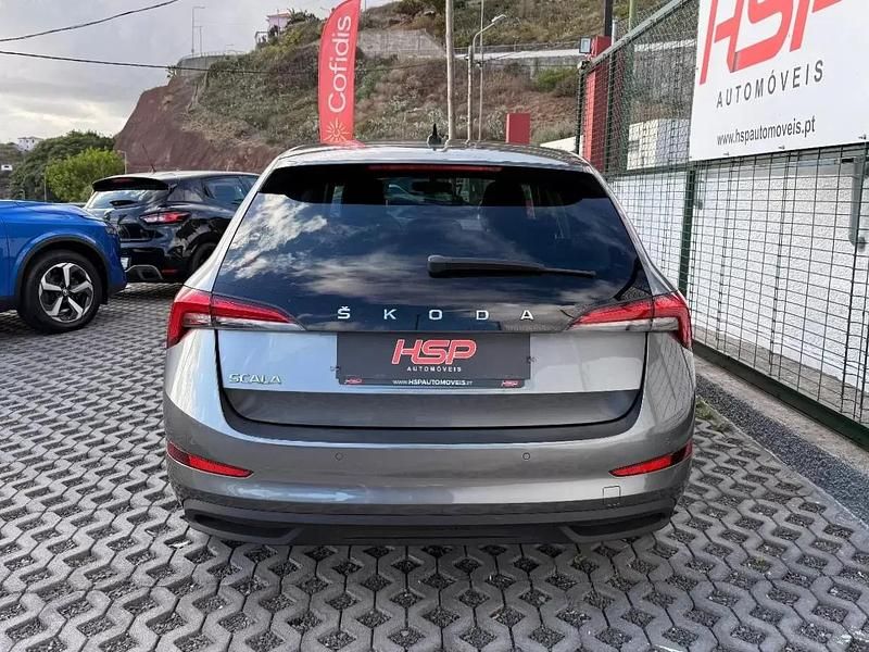 Usado Skoda Scala Ambition 95 HP (69 kW) 2022 Branco Citadino