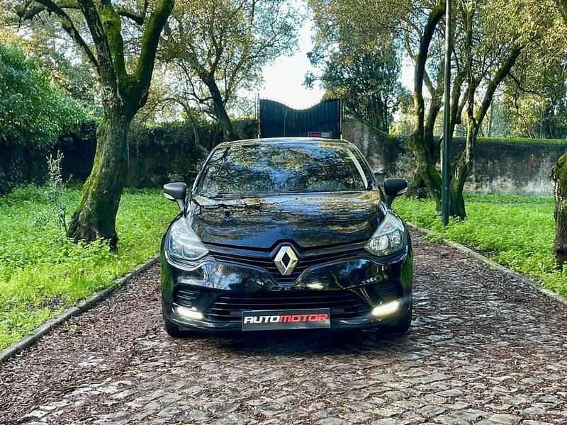 Usado Renault Clio IV 116 HP (85 kW) 2018 Preto Citadino