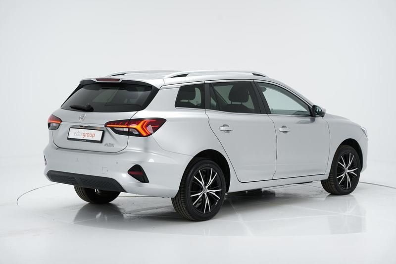 Usado MG MG5 EV 114 kW (156 HP) 2022 Cinzento Carrinha