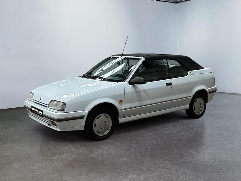 Branco Usado 1992 Renault 19 Cabrios | € 8.990 - Imagem 1/4