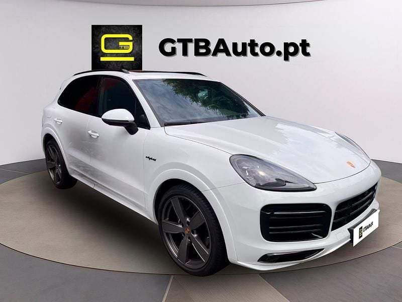 Branco Usado 2022 Porsche Cayenne SUV | € 95.000 - Imagem 1/4