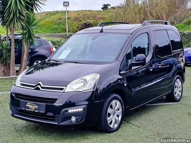 Preto Usado 2016 Citroën Berlingo Monovolume | € 15.499 - Imagem 1/1