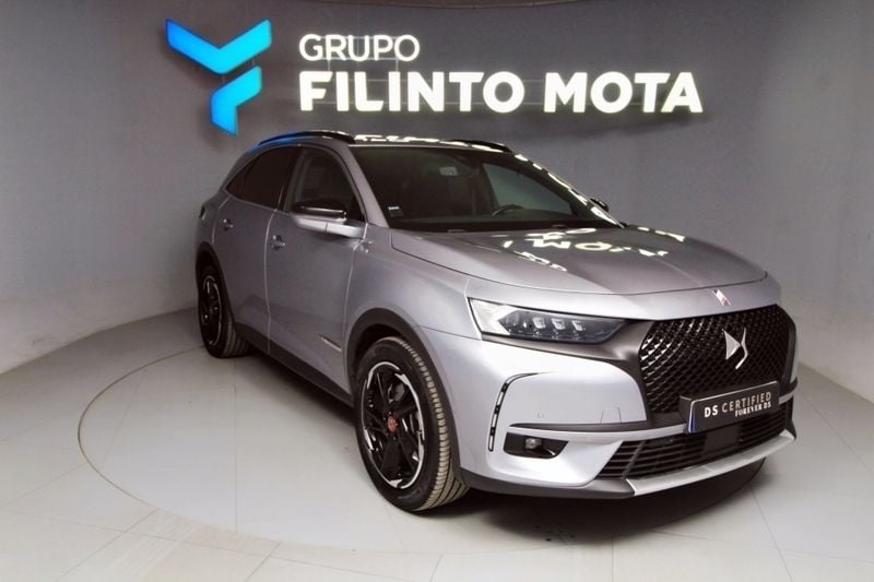 Cinzento Usado 2022 DS Automobiles DS7 Crossback Performance SUV | € 32.390 (Preço justo) - Imagem 1/1