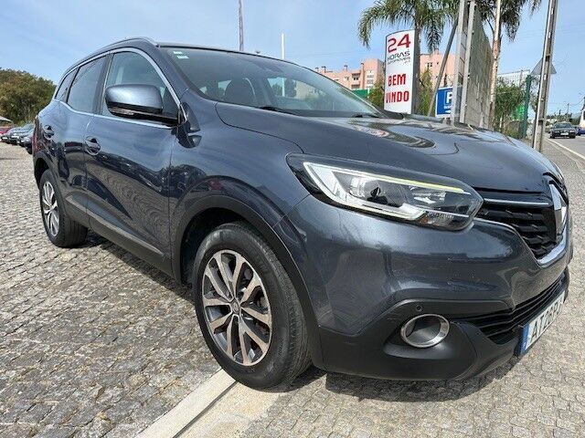 Cinza Usado 2018 Renault Kadjar LIMITED SUV | € 15.500 (Preço justo) - Imagem 1/4