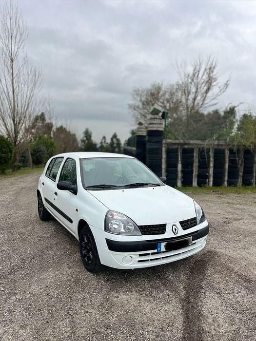 Usado Renault Clio II 60 HP (44 kW) 2003 Sedan