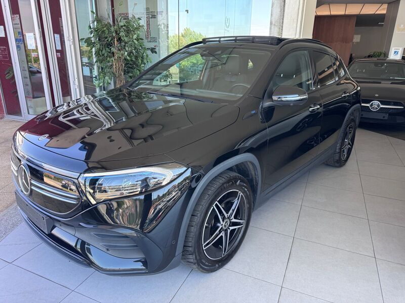 Preto Usado 2022 Mercedes EQA250 AMG line SUV | € 36.980 (Preço justo) - Imagem 1/4