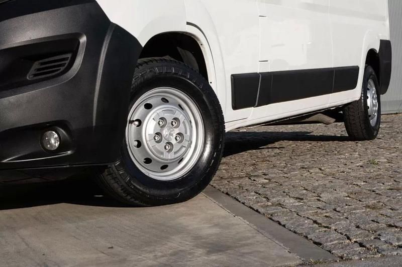 Usado Peugeot Boxer 130 HP (95 kW) 2019 Branco Van