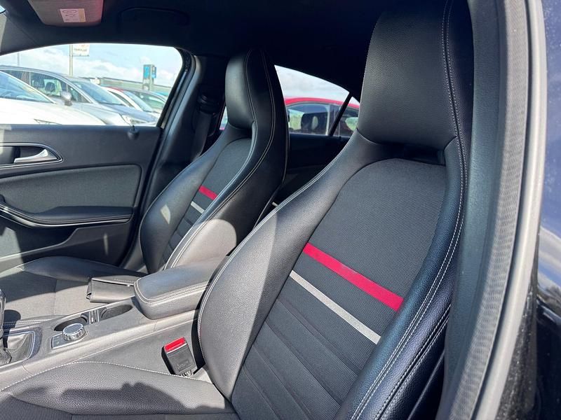 Usado Mercedes A180 Urban 109 HP (80 kW) 2015 Preto