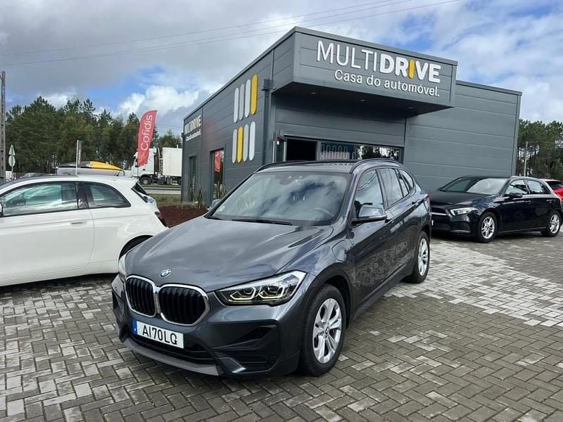 Cinzento Usado 2021 BMW X1 SUV | € 24.999 - Imagem 1/4