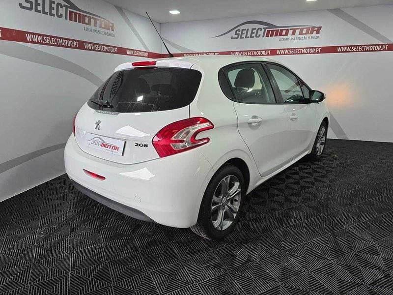 Usado Peugeot 208 82 HP (60 kW) 2015 Branco Citadino