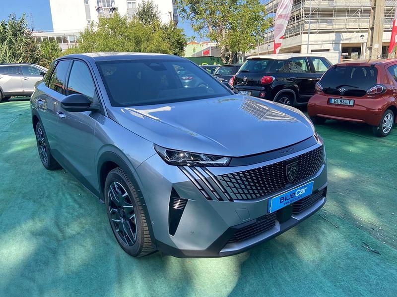 Cinza Usado 2024 Peugeot 3008 Allure SUV | € 32.500 - Imagem 1/4