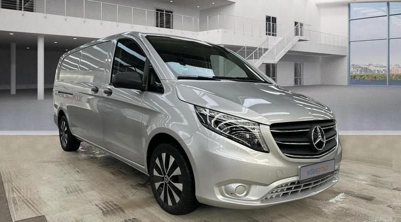 Cinza Usado 2020 Mercedes Vito Van | € 26.990 - Imagem 1/4