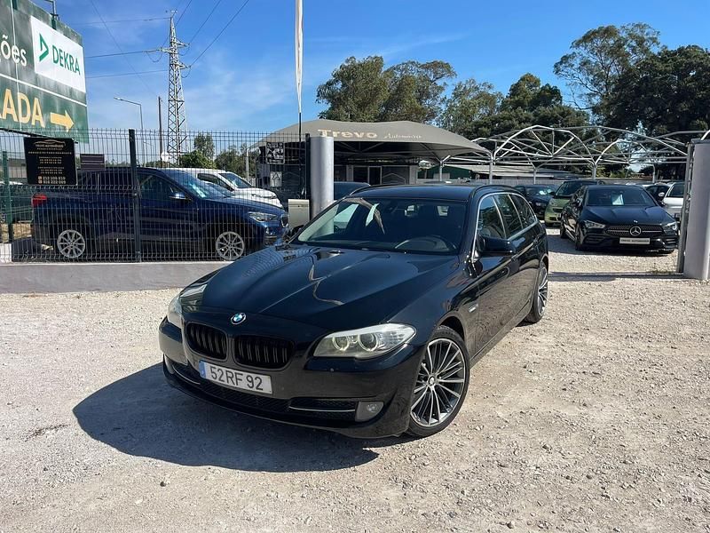 Preto Usado 2011 BMW 520 Luxury Line Carrinha | € 12.900 (Preço justo) - Imagem 1/4
