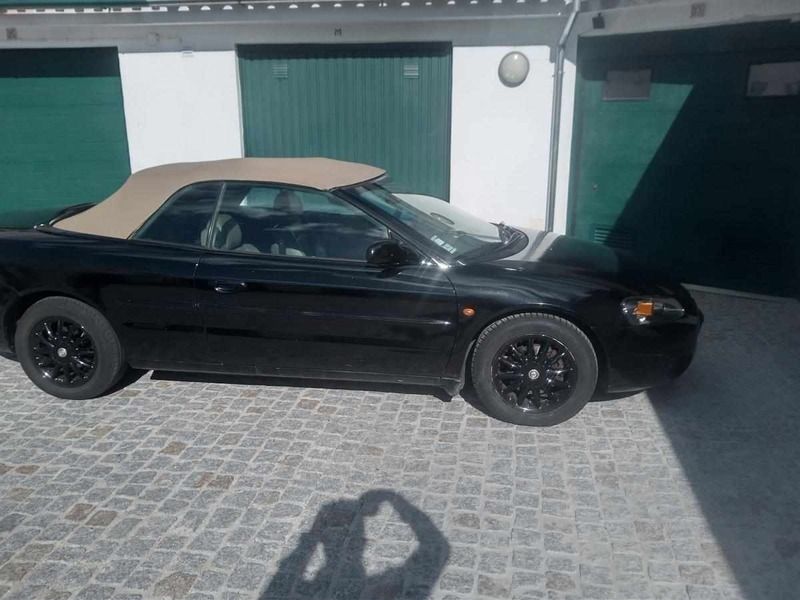 Preto Usado 2002 Chrysler Sebring Cabriolet Cabrios | € 5.000 - Imagem 1/4