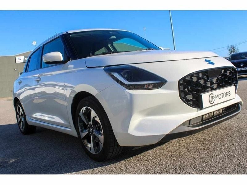 Branco Usado 2024 Suzuki Swift | € 23.080 - Imagem 1/4