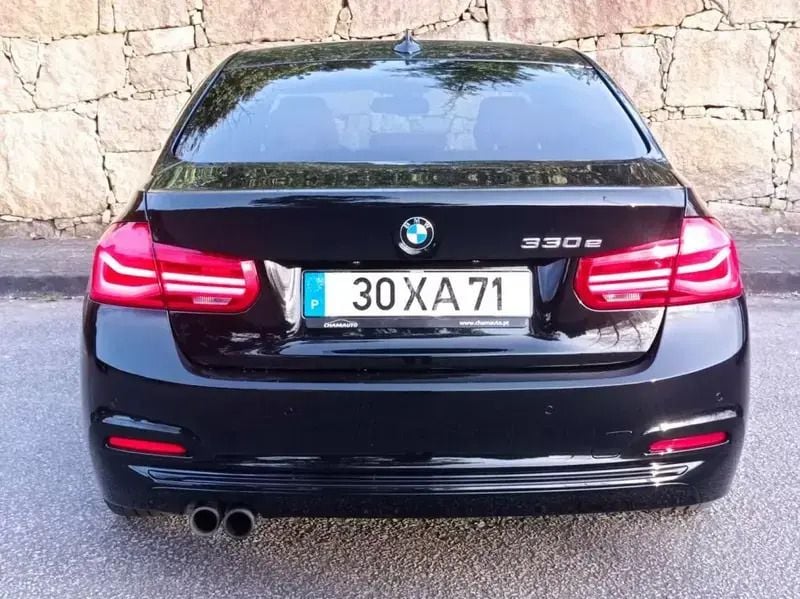 Usado BMW 330e iPerformance 252 HP (185 kW) 2019 Preto Sedan