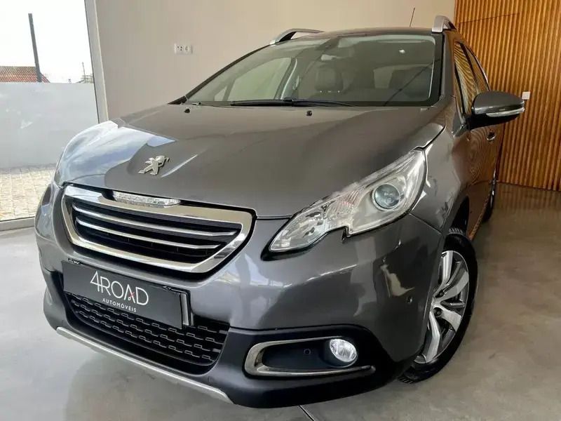 Cinzento Usado 2014 Peugeot 2008 Allure SUV | € 12.250 (Preço justo) - Imagem 1/4