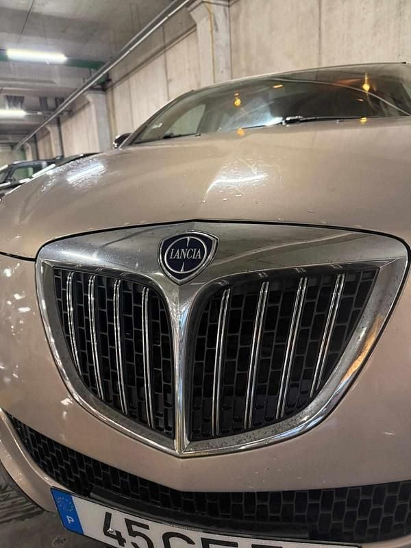 Usado Lancia Delta 120 HP (88 kW) 2009 Outra Citadino