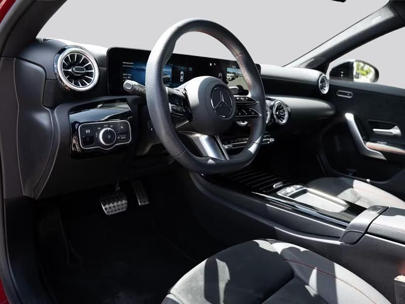 Vermelho Usado 2023 Mercedes A250 AMG Sedan | € 37.500 (Preço justo) - Imagem 1/4