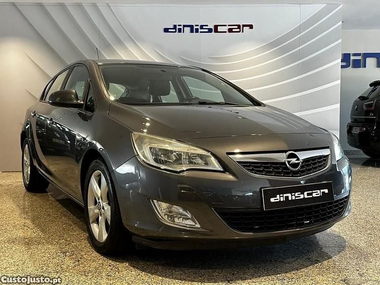 Usado Opel Astra Enjoy 130 HP (95 kW) 2010 Cinza Citadino