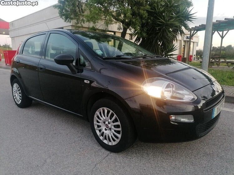 Preto Usado 2018 Fiat Grande Punto Citadino | € 11.000 - Imagem 1/1