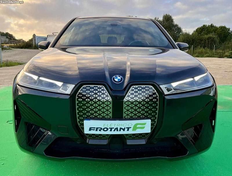 Cinzento Usado 2022 BMW iX SUV | € 59.000 (Preço elevado) - Imagem 1/4