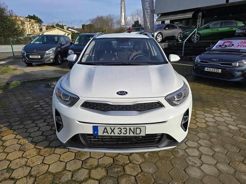 Usado Kia Stonic 120 HP (88 kW) 2021 Branco SUV