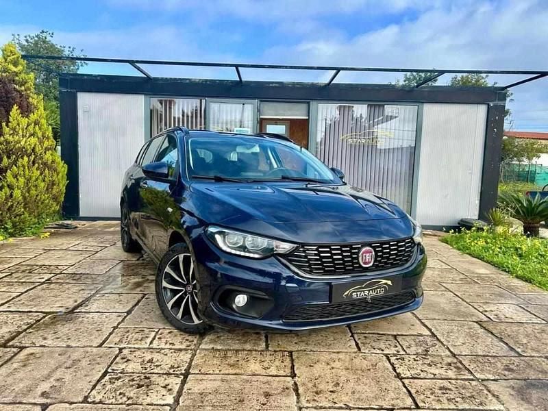 Usado Fiat Tipo Wagon 120 HP (88 kW) 2017 Azul Carrinha