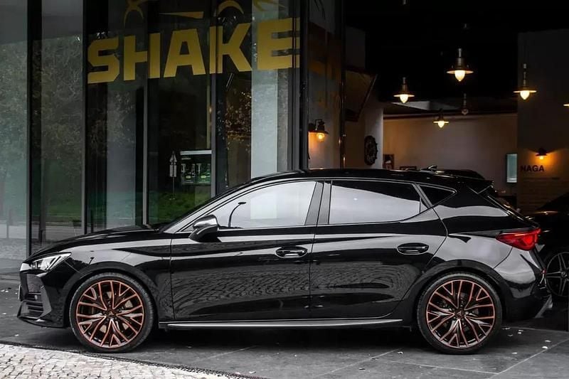 Usado Cupra Leon VZ 300 HP (220 kW) 2024 Preto Citadino