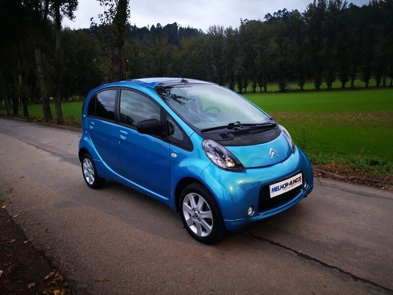 Azul Usado 2015 Citroën C-zero Seduction Citadino | € 7.500 - Imagem 1/4