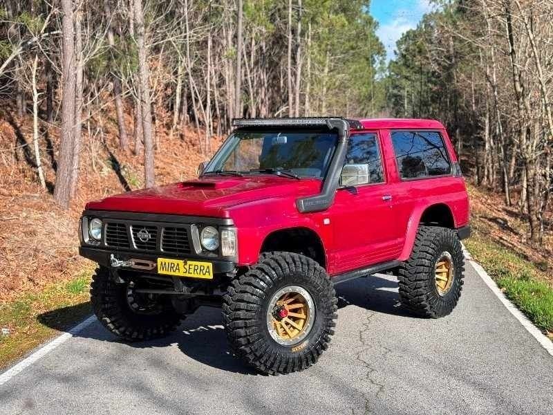 Vermelho Usado 1993 Nissan Patrol SUV | € 24.500 - Imagem 1/4