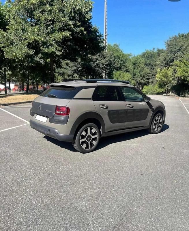 Usado Citroën C4 Cactus 82 HP (60 kW) 2016 Outra Citadino