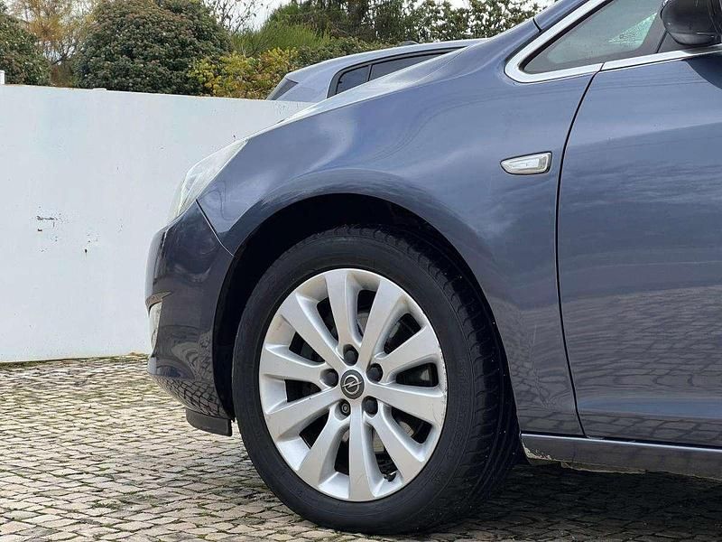 Usado Opel Astra Edition 125 HP (91 kW) 2010 Azul Citadino