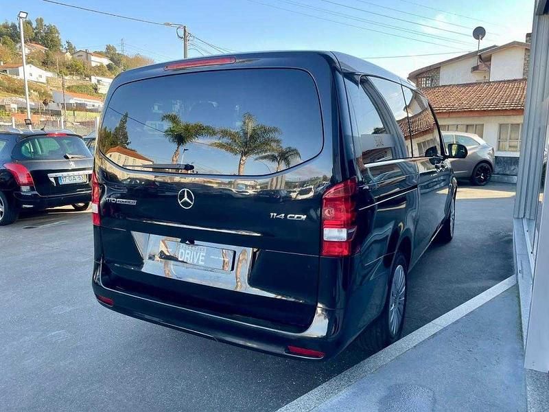 Usado Mercedes Vito 136 HP (100 kW) 2022 Preto Van
