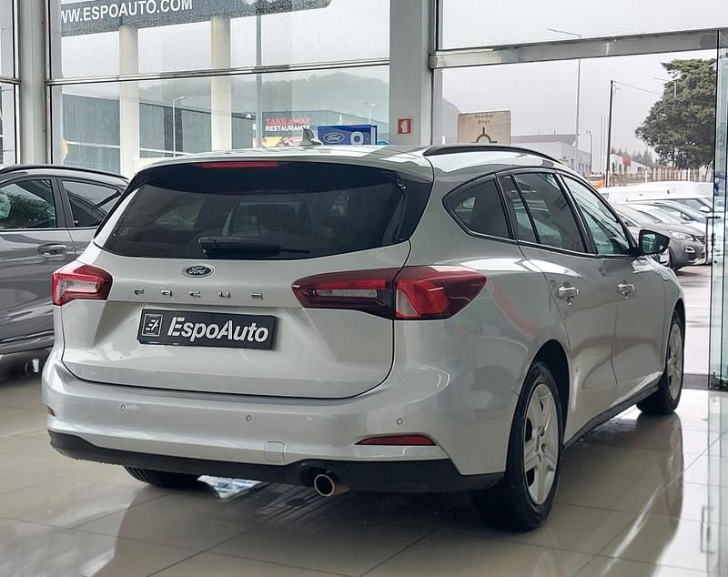 Usado Ford Focus 125 HP (91 kW) 2023 Cinzento Carrinha