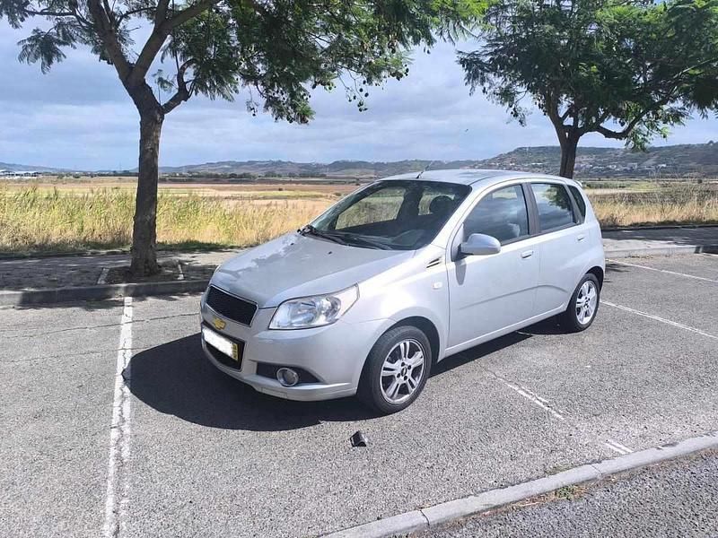 Cinzento Usado 2009 Chevrolet Aveo Citadino | € 3.500 (Super Preço) - Imagem 1/4