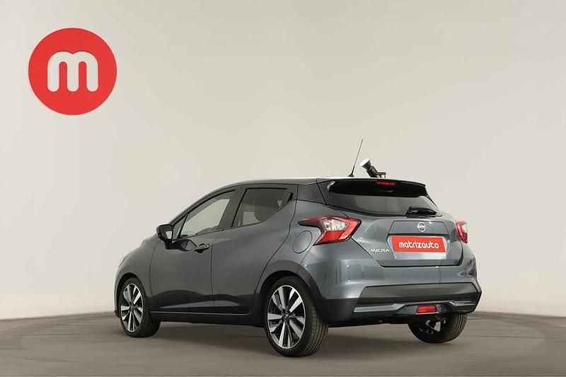 Usado Nissan Micra Tekna 92 HP (67 kW) 2022 Cinzento Citadino