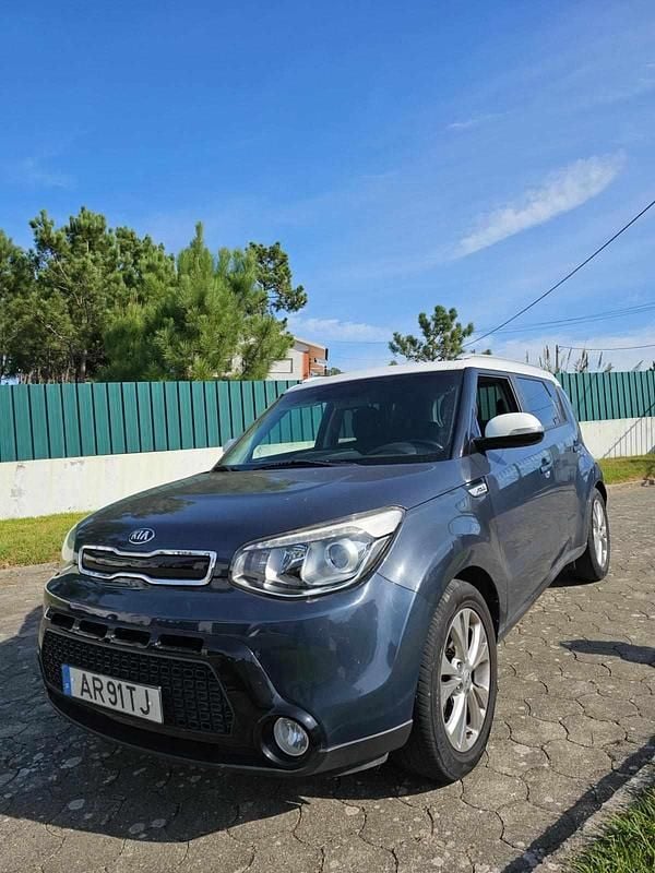 Azul Usado 2014 Kia Soul SUV | € 9.800 - Imagem 1/4